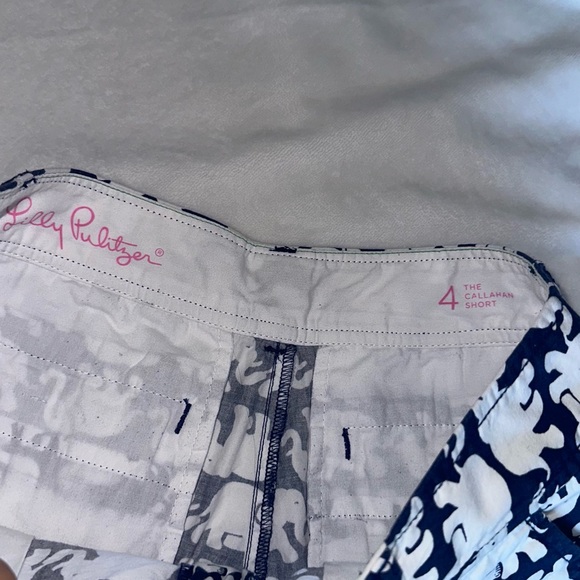 Lilly Pulitzer Callahan Short in Navy and White Tusk in Sun Print — Size 4 - Picture 5 of 5
